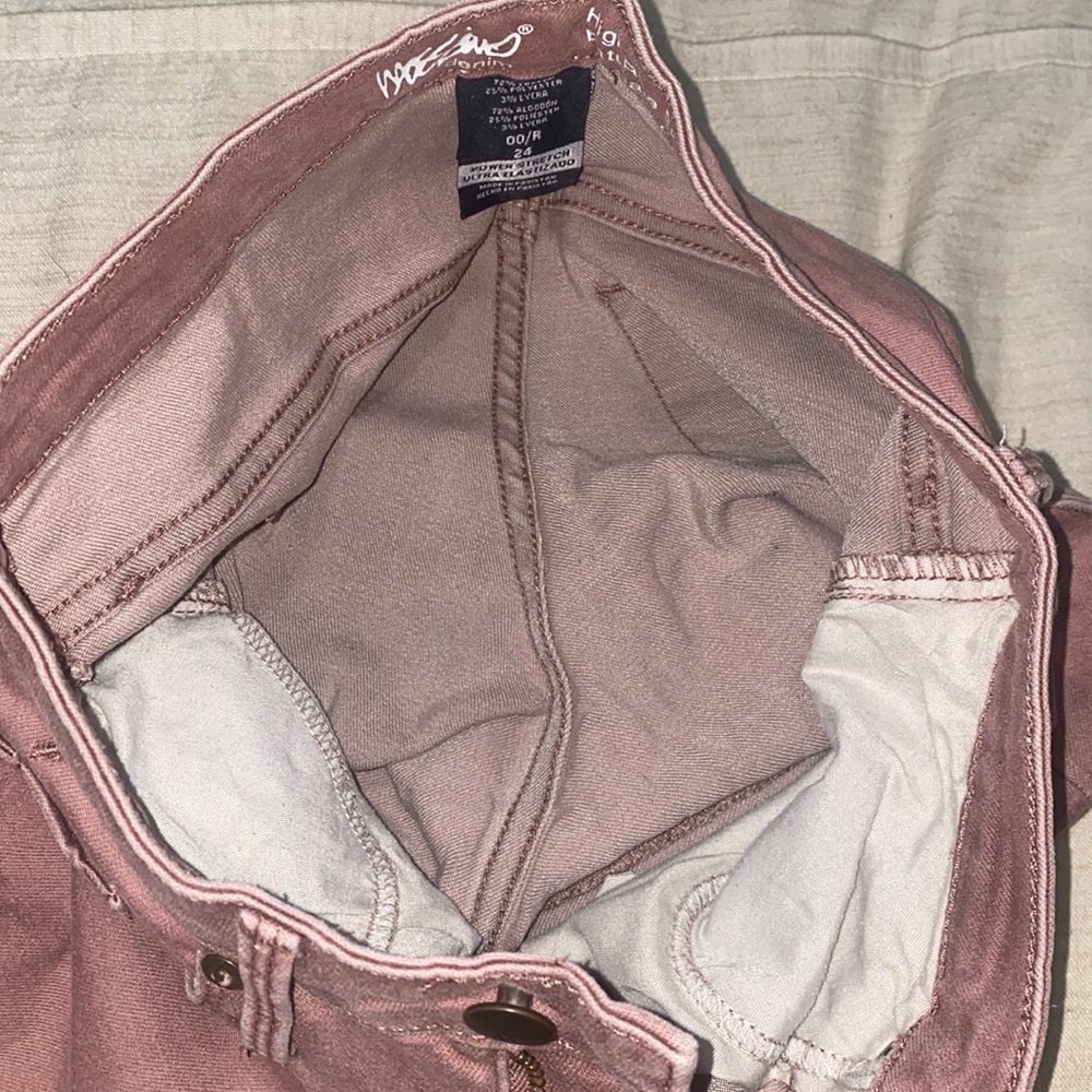 🪼Adorable Pink High rise skinny jeans! - Picture 3 of 9